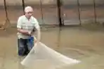 Mancing Ikan di Jaletreng Riverpark