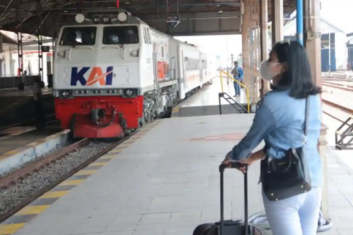 Persyaratan Untuk Perjalanan Kendaraan Umum dan Pribadi Saat PPKM Level 4, Bisa Tanpa Bukti Vaksin?