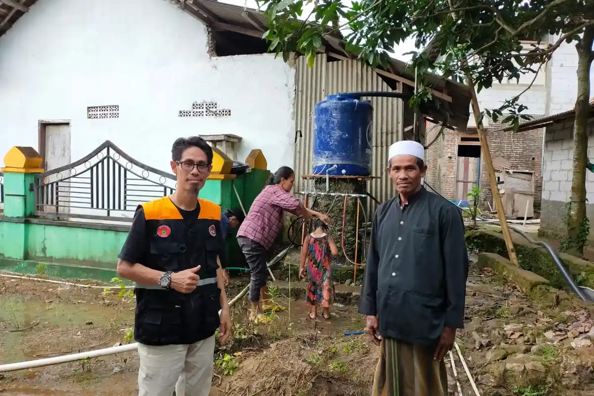 Ikatek Unhas dan Nindya Karya Peduli Bantu Atasi Kekurangan Air Bersih di Lokasi Gempa