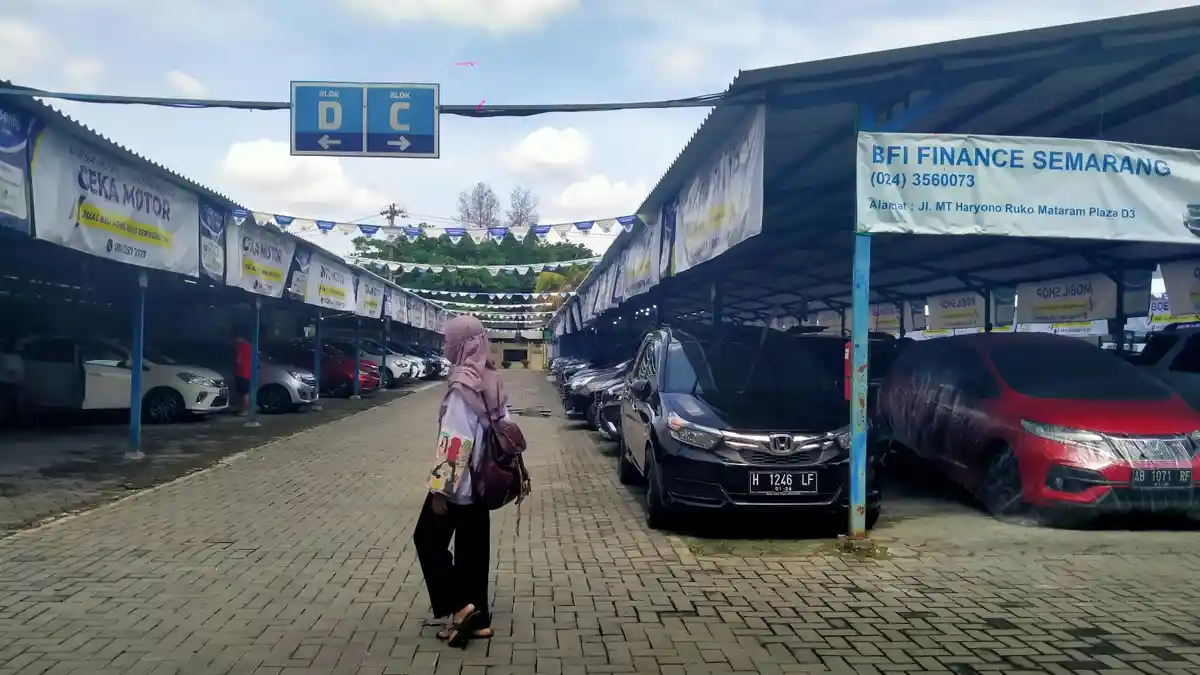 Harga Mobil Bekas Naik Signifikan, Penjualan di Semarang Lesu