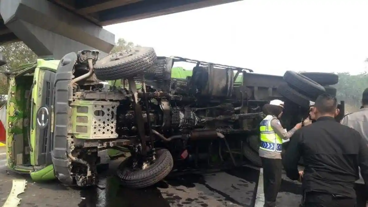 Kecelakaan Tol Cipularang, Sebelum Truk Terguling, Sopir Dump Truk Sempat Keluhkan Rem Blong