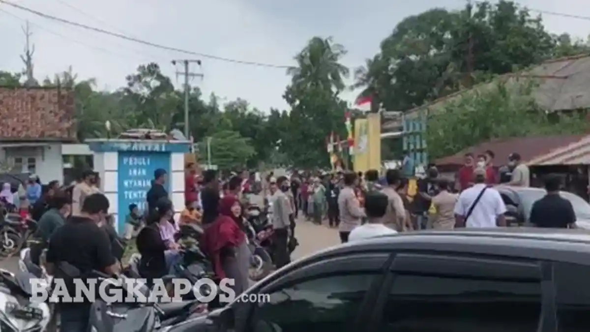 BREAKING NEWS, Warga Bakit Datangi Kantor Desa, Minta TI Selam Beroperasi di Teluk Kelabat Dalam