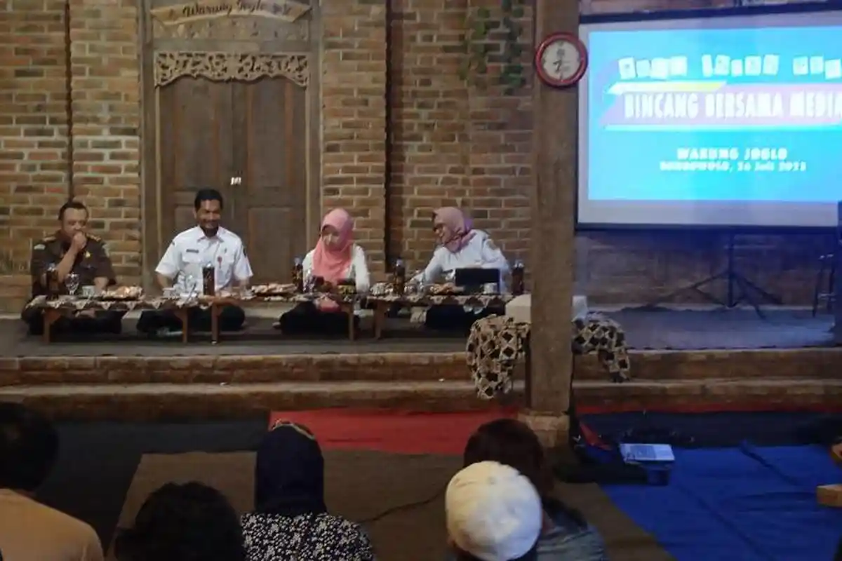 Antisipasi Disinformasi Medsos di Pemilu 2024, Diskominfo Bondowoso Gelar Dialog dengan Awak Media