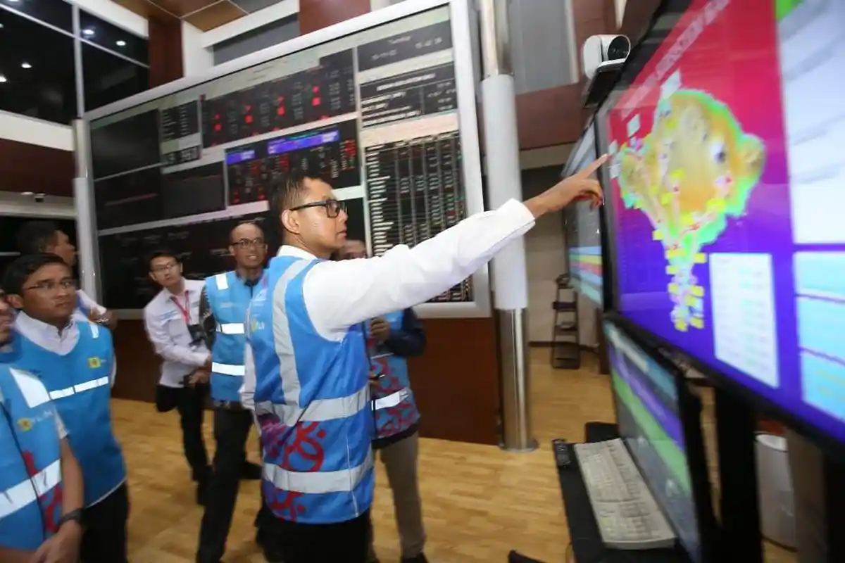 Berhasil Jalankan Transformasi Digital, Dirut PLN Dianugerahi The Most Reputable CEO