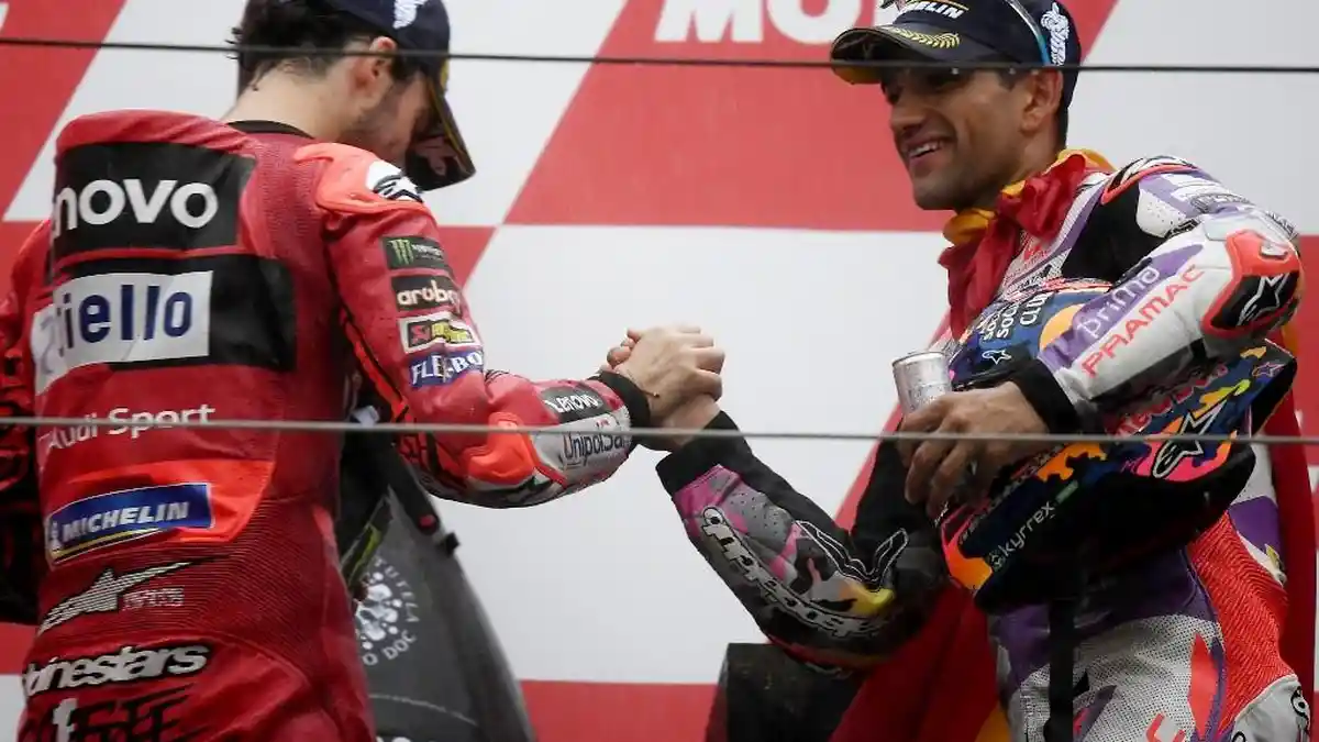 Duel Hidup Mati Pecco Bagnaia Vs Jorge Martin di Sirkuit Mandalika ...