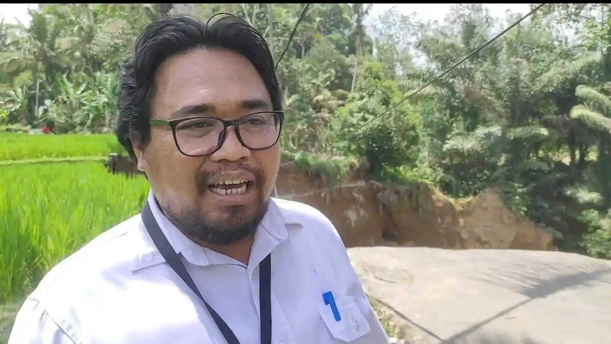 Jalan Jebol Cebok-Tegallalang Rawan Longsor Susulan, Dinas Bina Marga Peringatkan Warga Menjauh