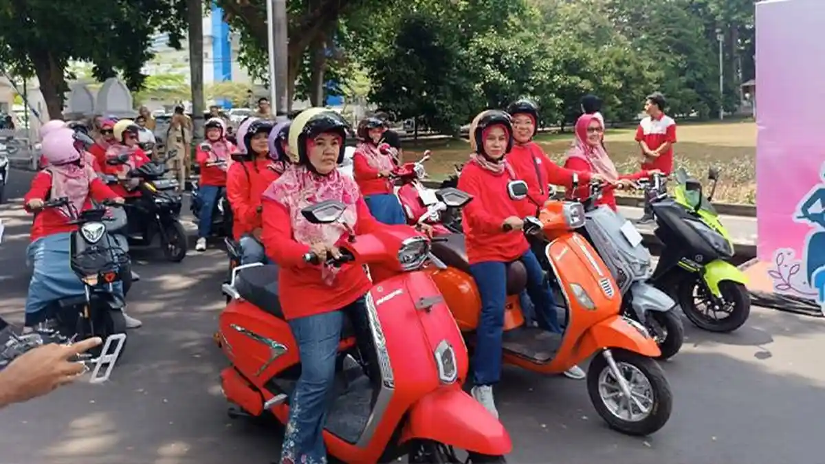 PLN Resmikan SPKLU di Kantor Gubernur NTB