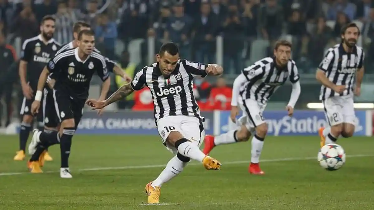 PSG Layangkan Tawaran Rp 127 Miliar untuk Carlos Tevez