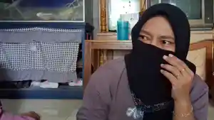 BOCAH-NS-SUKABUMI-minum-air-panas.jpg