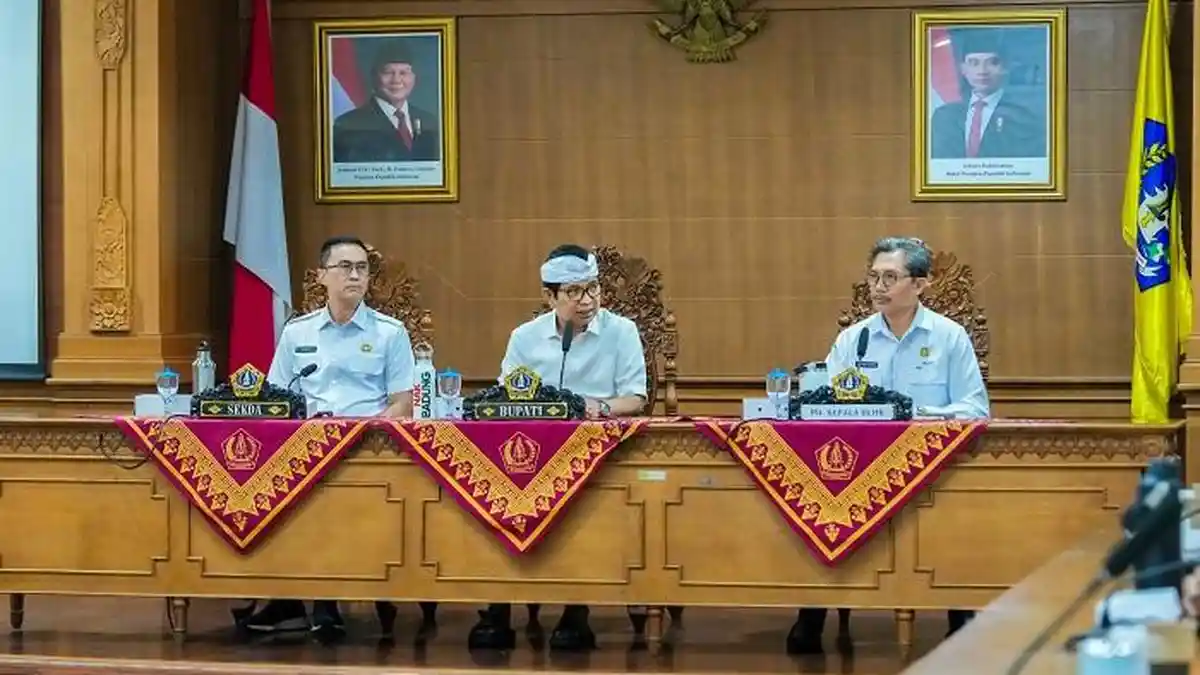 RAKOR Percepatan Pengelolaan Sampah di Kabupaten Badung Dipimpin Adi Arnawa