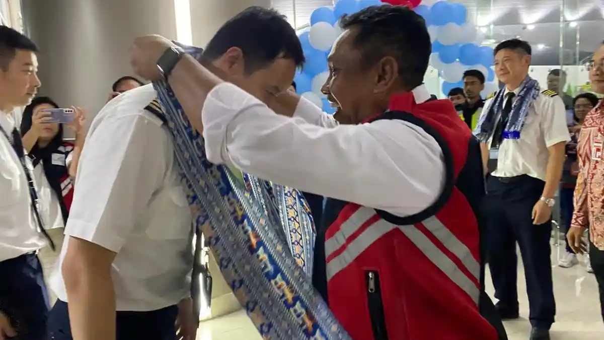 China Southern Mendarat Perdana di Bandara Sam Ratulangi Manado, Bawa Seratusan Wisman