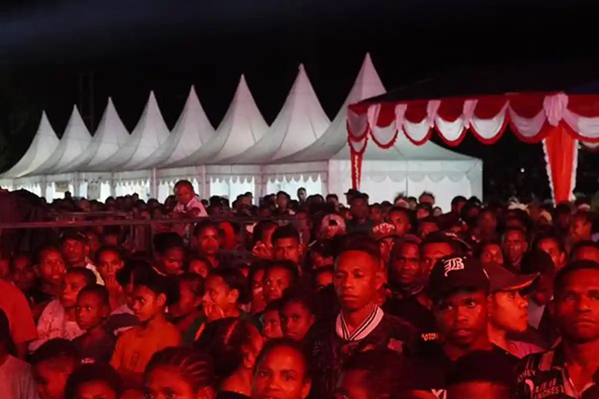 Semarak Peluncuran Tahapan Pilkada, Warga Sorsel Padati Lapangan Trinati, Ada Pesta Kembang Api