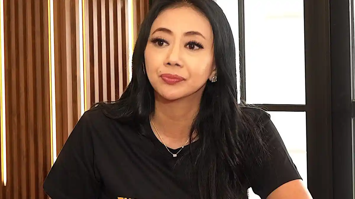 Asri Welas Jalani Peran Ganda Usai Cerai, Besarkan Tiga Putra Sendiri