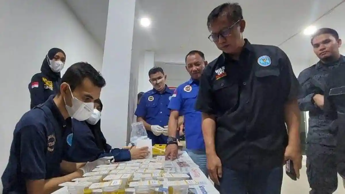 BNN Aceh Tes Urine Mendadak Bagi 28 Sopir di Terminal Tipe A Banda Aceh