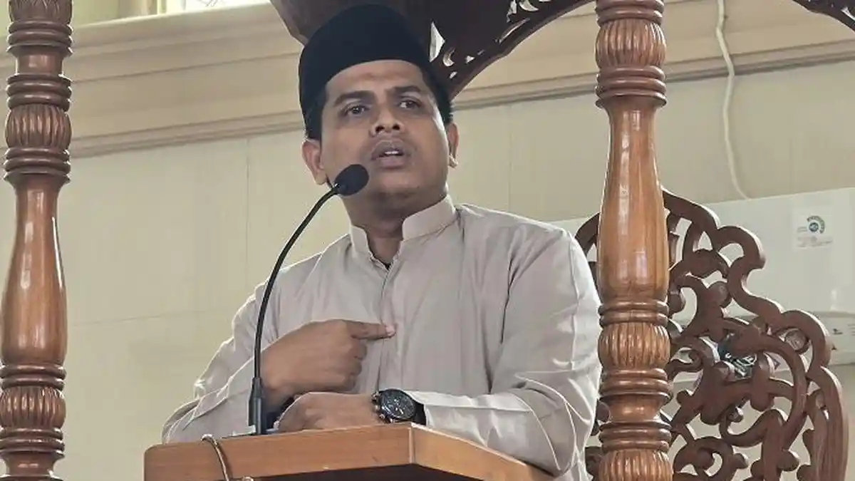 Alumni Monash University Australia Isi Khutbah Jumat di Pidie, Ingatkan Tentang Generasi yang Lemah