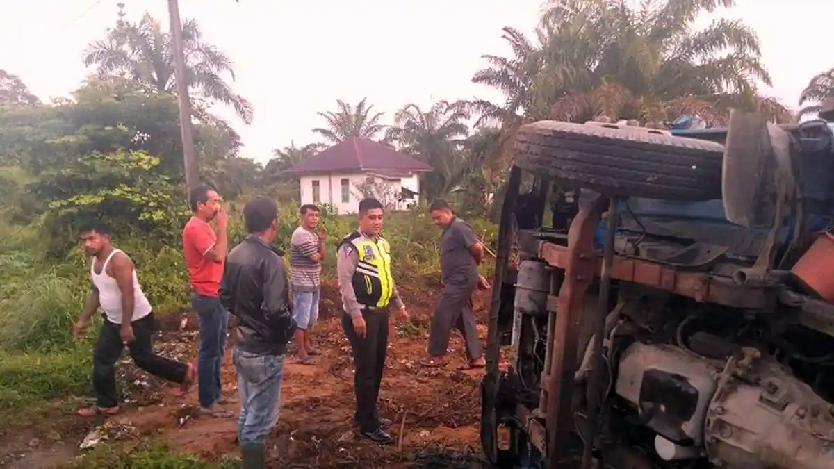 Tak Sempat Mengelak  dari Truk yang Oleng ke Kanan Jalan, Warga Nagan Raya Ini Tewas Mengenaskan