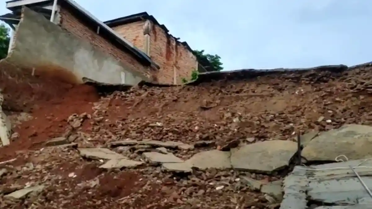 Hujan Deras Sebabkan Longsor di Kupang Kota Bandar Lampung, Dua Rumah Warga Terdampak