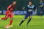 arema-semen-padang_20160702_004130.jpg