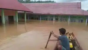 13-Sekolah-Dasar-di-Sarolangun-Jambi-Terendam-Banjir.jpg