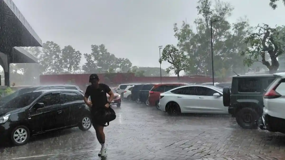 Batam Diguyur Hujan Deras Setelah 26 Jam Salat Istisqa Digelar di Dataran Engku Putri