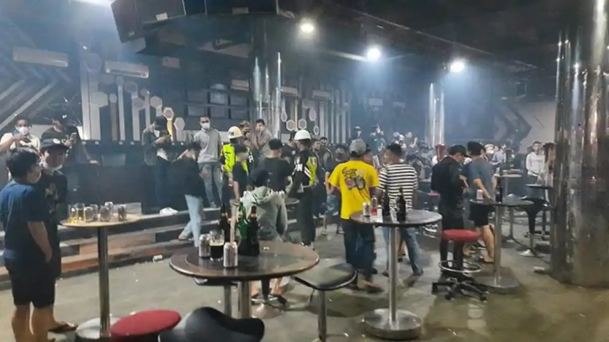 Razia Tempat Hiburan Malam di Sintang, Petugas Jaring Puluhan Orang, Satu Positif Methamphetamine