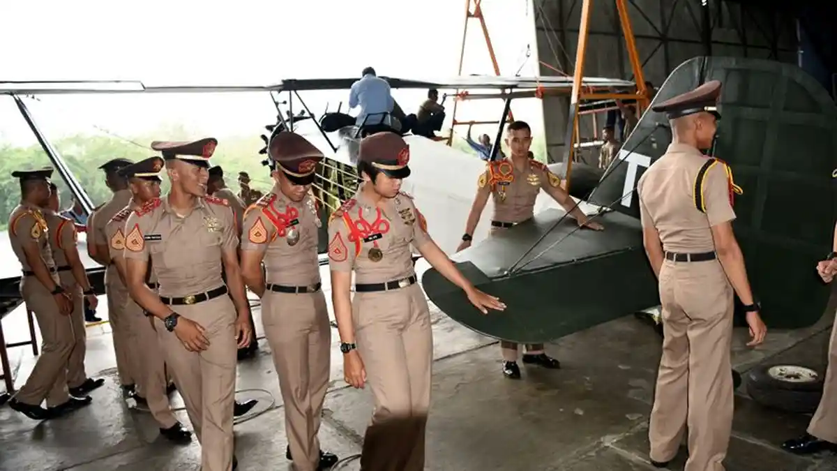 5 Alasan Taruna Tetap Harus Pakai Seragam saat Pergi ke Mal dan Bioskop