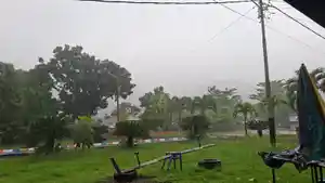 Hujan-Lebat-dan-Angin-Kencang-Guyur-Sangihe-Sejak-Siang-Aktivitas-Warga-Terganggu.jpg