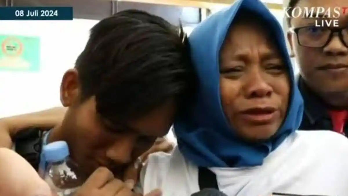 Tangis Sang Ibu Kartini Pecah Usai Hakim Bebaskan Pegi Setiawan: Kasihan Dia Terlalu Menderita