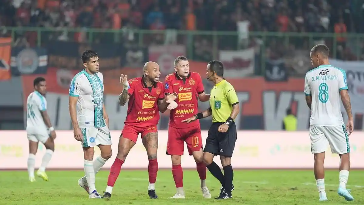 PREDIKSI Persija vs PSIS: Sosok Ini Kena Semprot Suporter, Carlos Pena Balik Membela, Kini Merugi