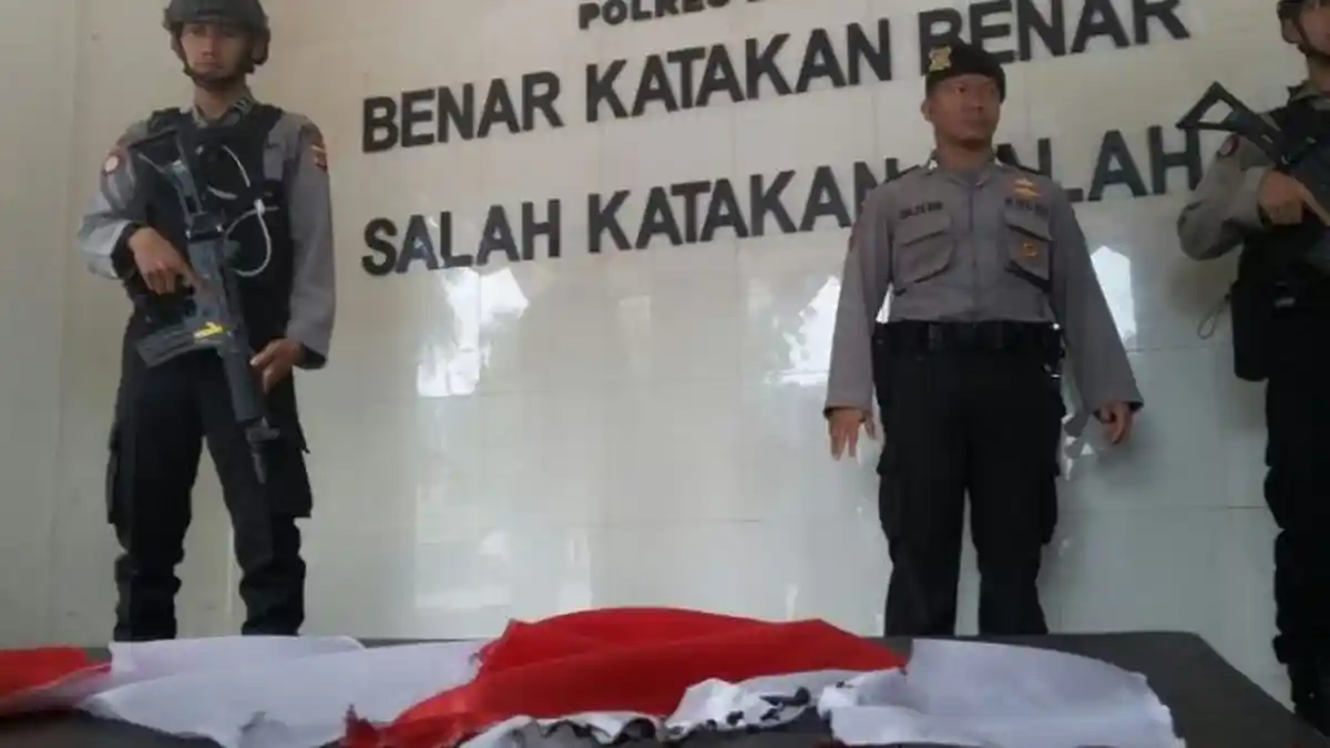 Polisi Tangkap Pembakar Umbul-umbul Merah Putih di Bogor, Ini Dia Pelakunya!