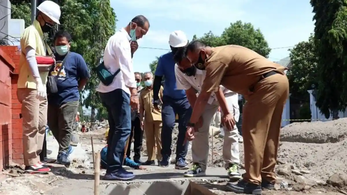 Komisi II DPRD Sidak Proyek Perbaikan Trotoar Jalan Siliwangi Kota Cirebon