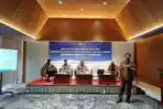 Kabid-Pendapatan-BPKA-memberikan-paparan-materi-pada-reviu-standar-pelayanan-Samsat-Aceh.jpg