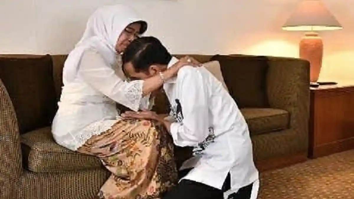 Ibunda Wafat, Ini Telepon Terakhir Jokowi ke Keluarga di Solo