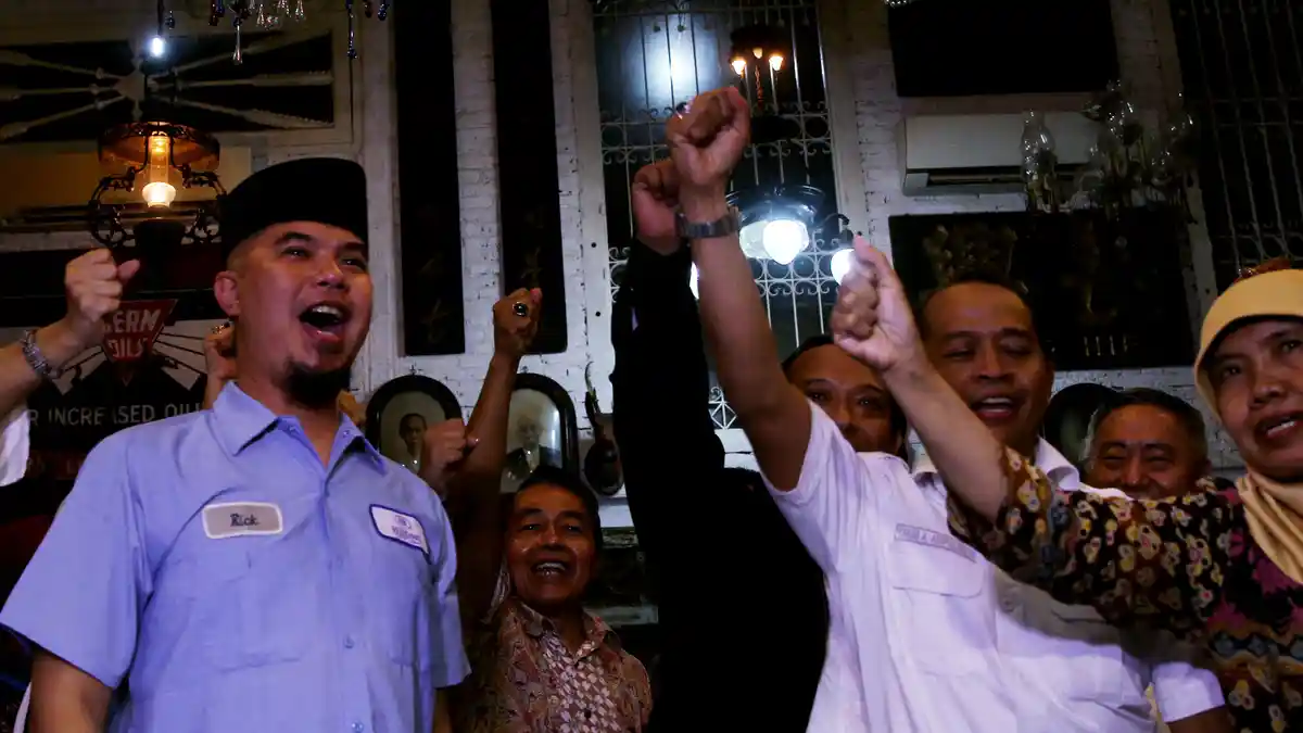 Tolak Ahok, Ahmad Dhani Deklarasikan Amjas di Depan Rumahnya