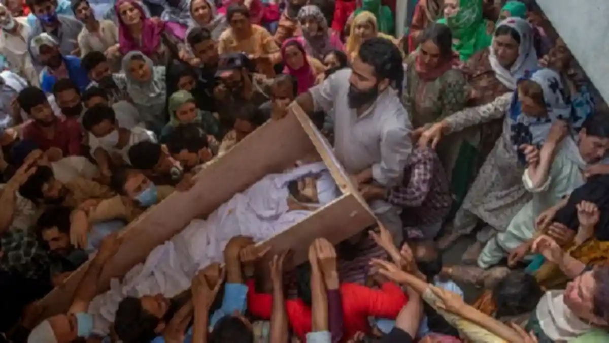Pertempuran Sengit Pecah di Kashmir India, Dua Polisi dan Dua Warga Sipil Tewas