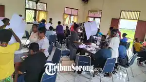 20240120_Proses-pelipatan-surat-suara-yang-berlangsung-di-SMA-Negeri-1-Teminabuan-2024.jpg