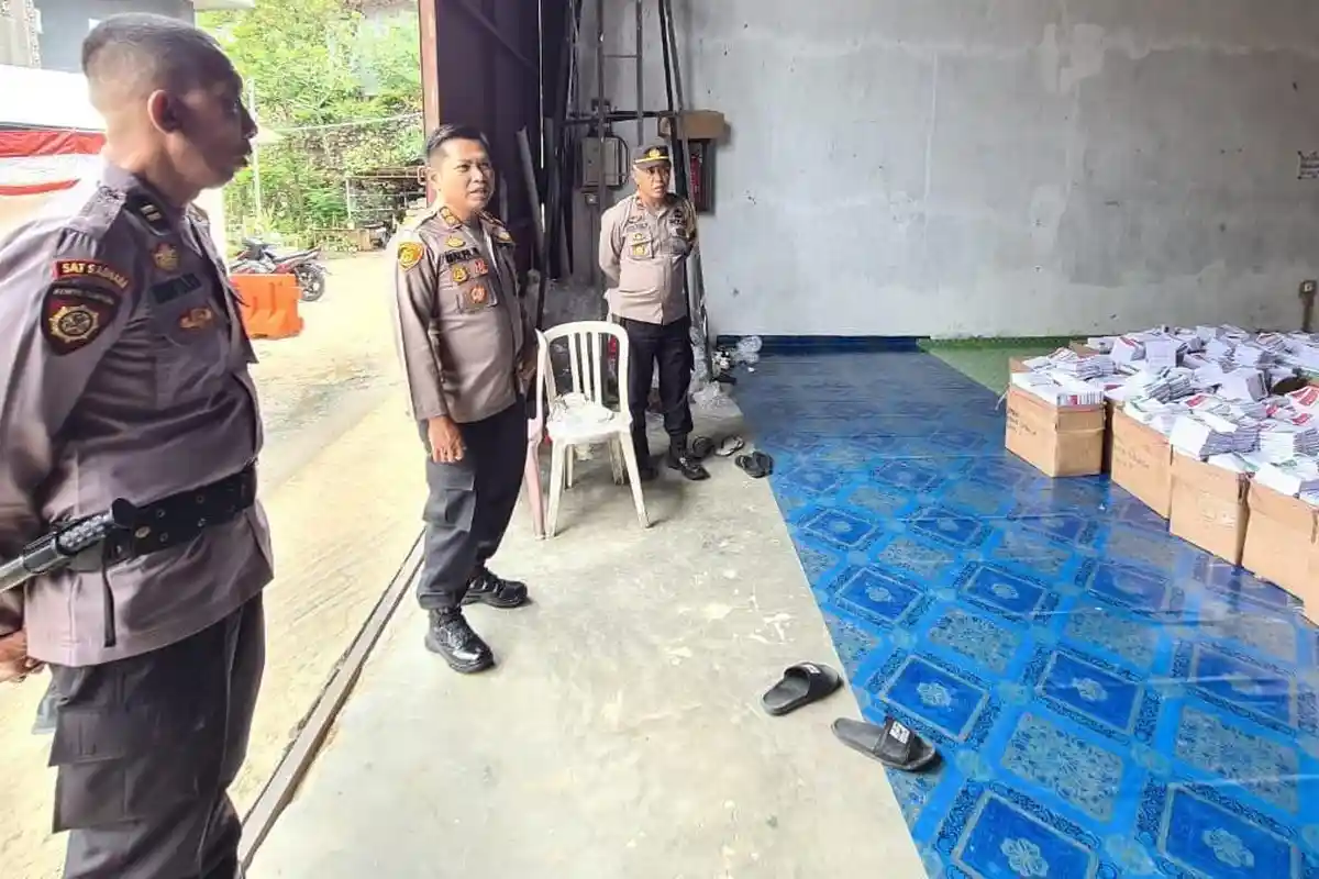 Pastikan Pengamanan Surat Suara Pemilu 2024, Kapolres Tana Toraja Kunjungi Gudang Logistik KPU
