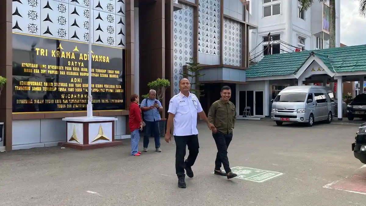 Sekda SBB dan Sejumlah Kadis Hadir di Kejati Maluku, Dipanggil Bahas Investasi PT. SIM 