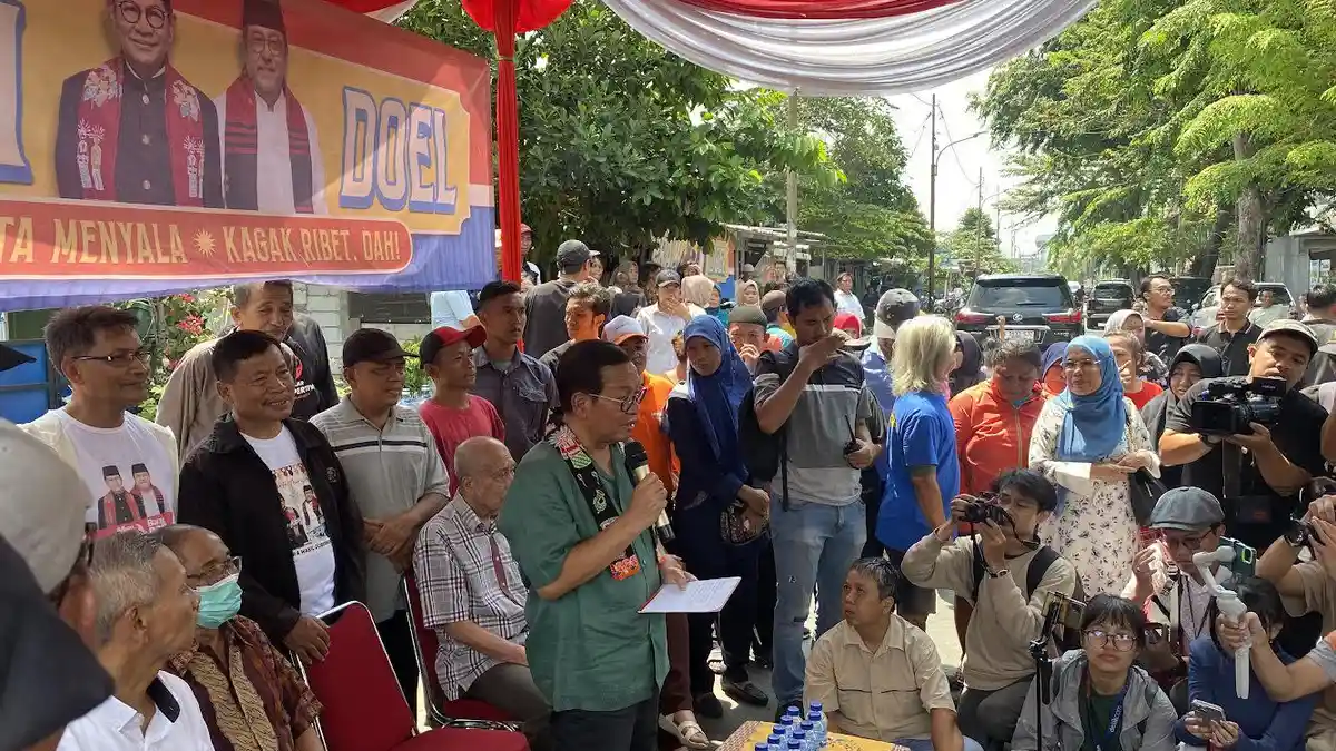 Warga Bantaran Rel Kereta Api Keluhkan Tidak Dapat Perhatian, Minta Pramono Bangun Pagar