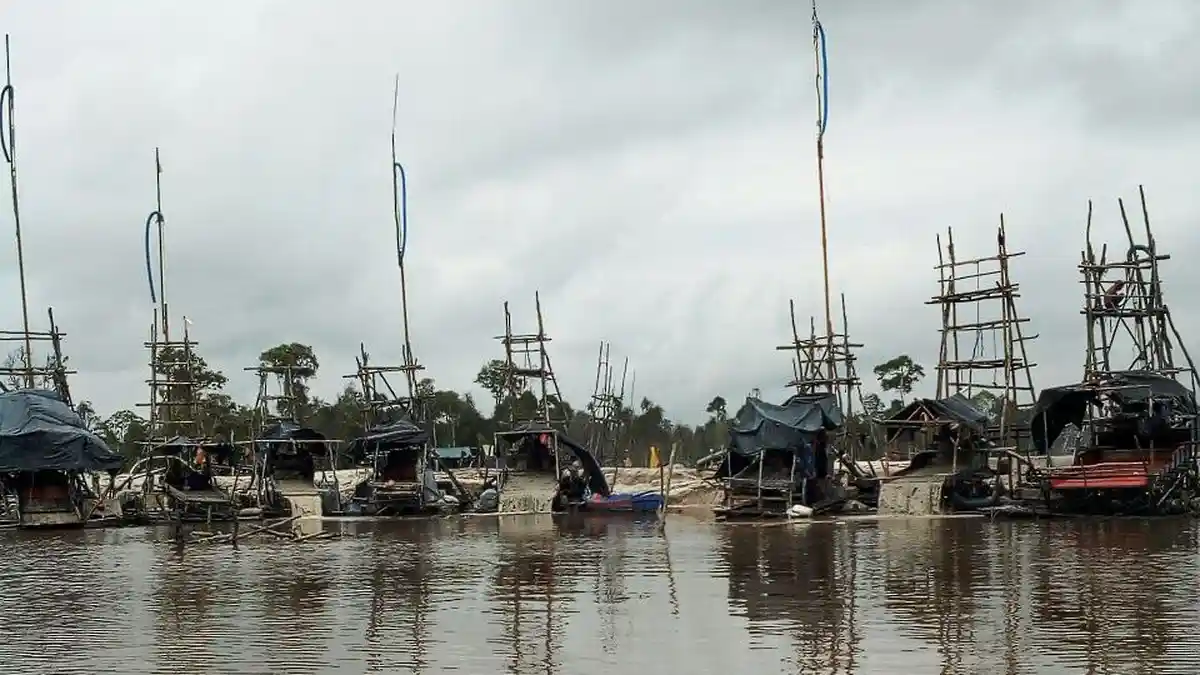 Penambangan Timah Ilegal di Daerah Aliran Sungai Makin Marak