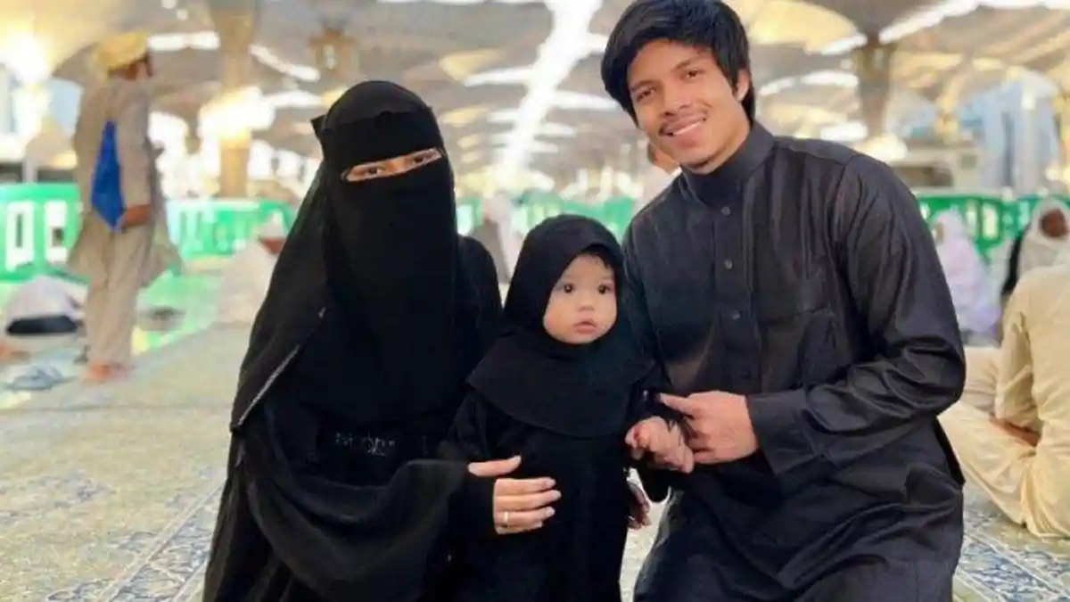 Atta Halilintar Terharu Liat Ameena Bisa Berjalan Lancar & Semakin Cerewet di Madinah: Berkah Banget