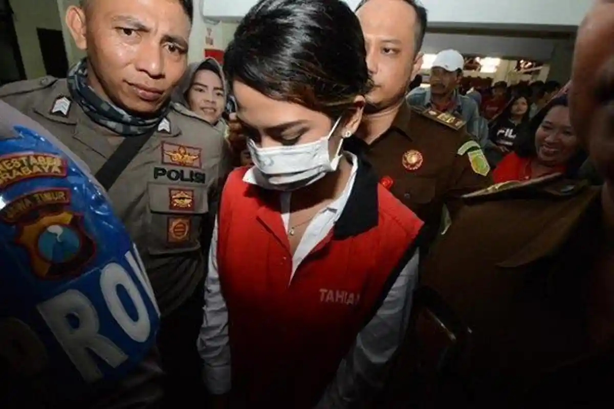 Vanessa Angel Beberkan Ciri-ciri Rian Subroto di Persidangan. Berbeda dengan Versi Polisi
