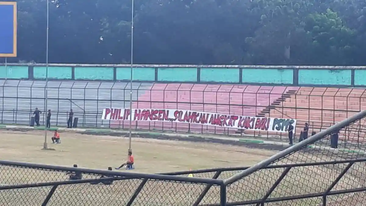 Stadion Teladan Sepi Tanpa Suporter, Terpajang Spanduk Minta Philep Hansen Undurkan Diri