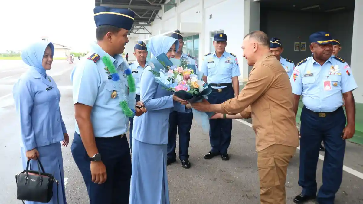 Danlanud Raden Sadjad Kolonel Pnb Dedy Iskandar Disambut Tradisi Passing In Parade