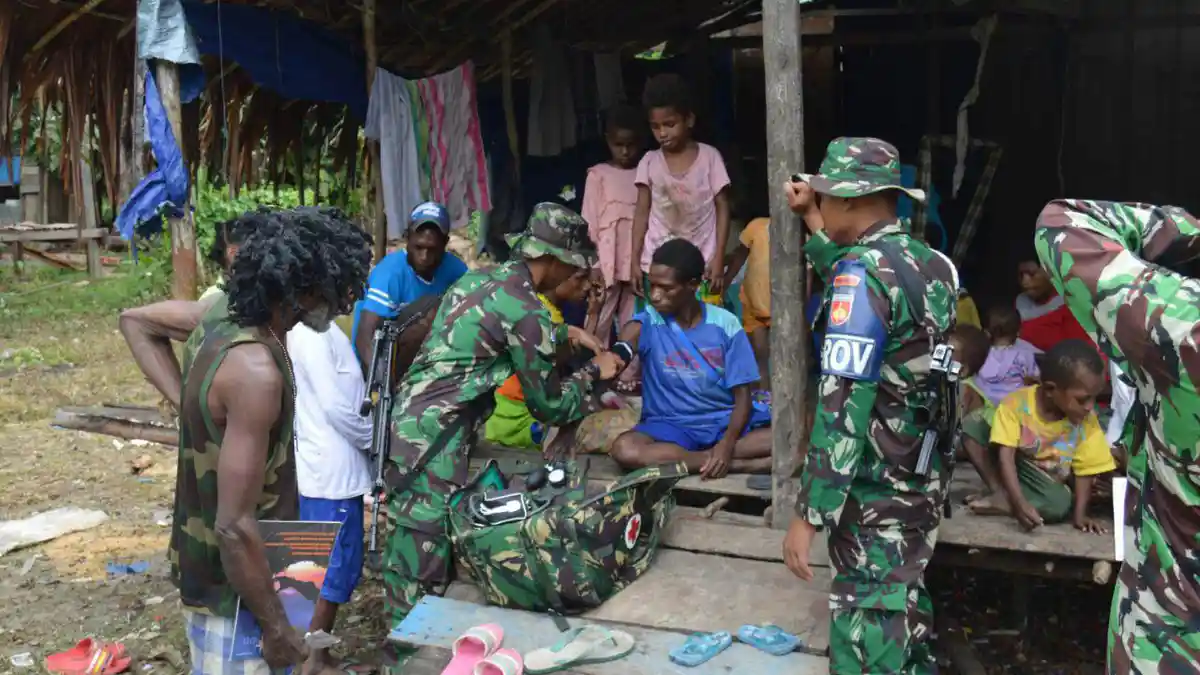 TNI Papua Gelar Pelayanan Kesehatan Dari Rumah ke Rumah