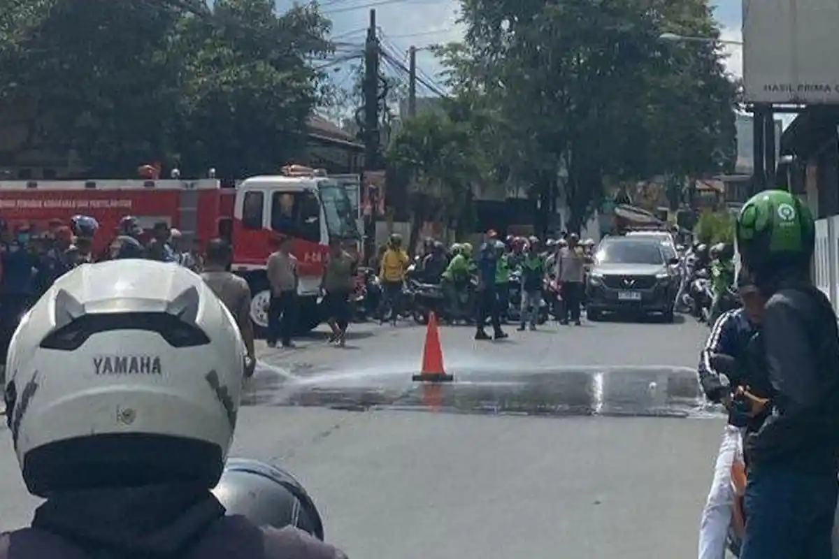 Kecelakaan di Bandung: Ibu Kurang Hari-Hati Salip Truk dari Kiri, Anak 10 Tahun Tewas Terlindas