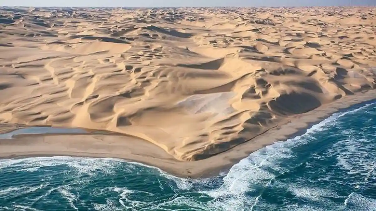 Fakta Keunikan Gurun Pasir di Namibia yang Bersentuhan Langsung dengan Samudera
