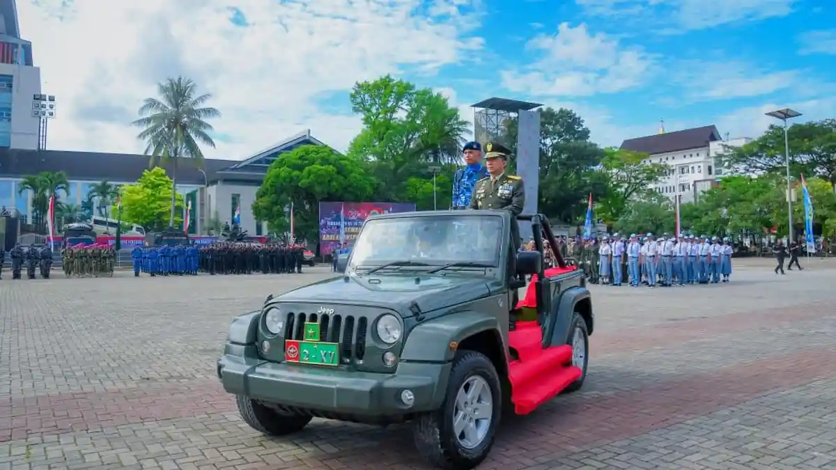 Upacara HUT ke-79 TNI Berlangsung Meriah di Ambon: Pilar Pertahanan Negara