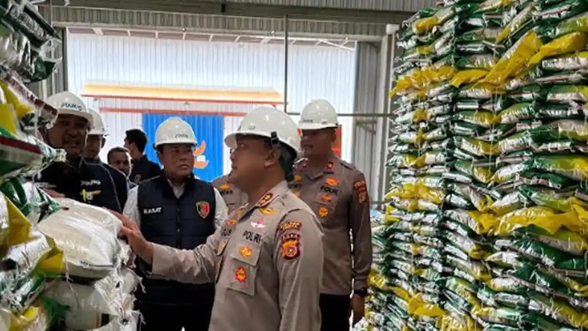 Dukung Ketahanan Pangan, Kapolres Abdya Cek Stok dan Kondisi Beras di Gudang Bulog Blangpidie 