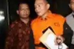 KPK Menahan Bupati Bengkulu Selatan